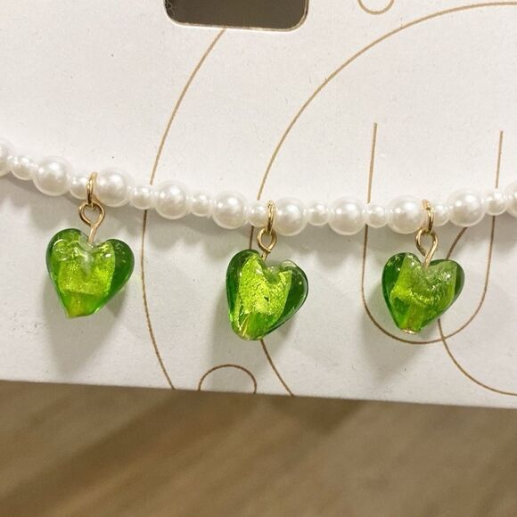Urban Outfitters Faux Pearl Choker Adjustable Necklace Green Heart Stone Charms - Picture 2 of 3